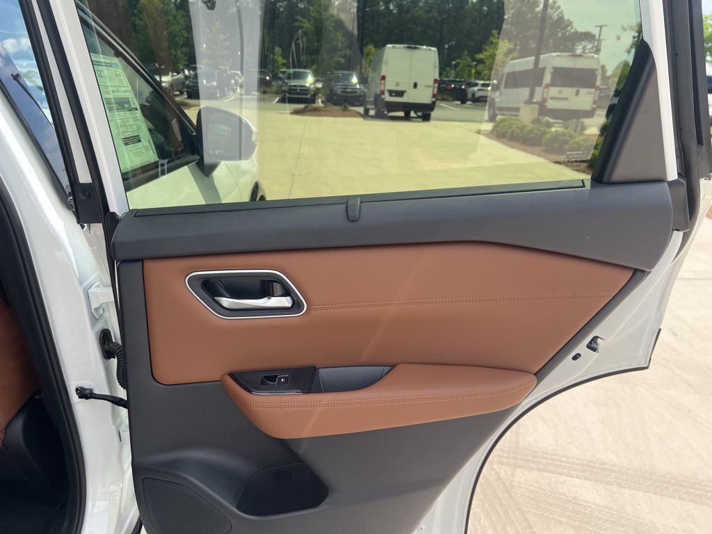 2025 Everest White Pearl Nissan Rogue Platinum FWD SUV