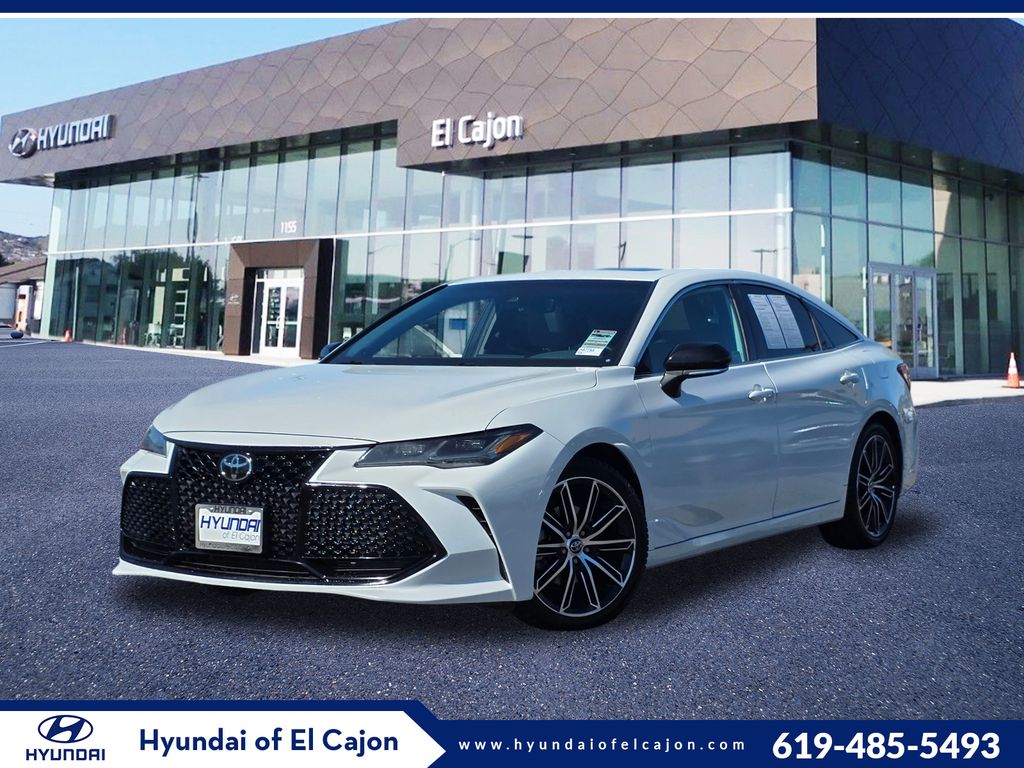 White (Wind Chill Pearl) 2019 Toyota Avalon Touring FWD Sedan Front-Wheel Drive 8-Speed Automatic