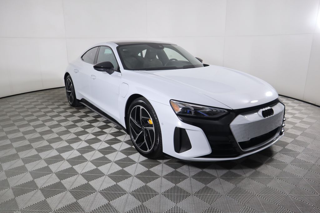 Thumbnail: 2023 Audi RS e-tron GT - 3