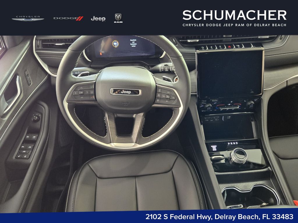 new 2025 Jeep Grand Cherokee car, priced at $43,985