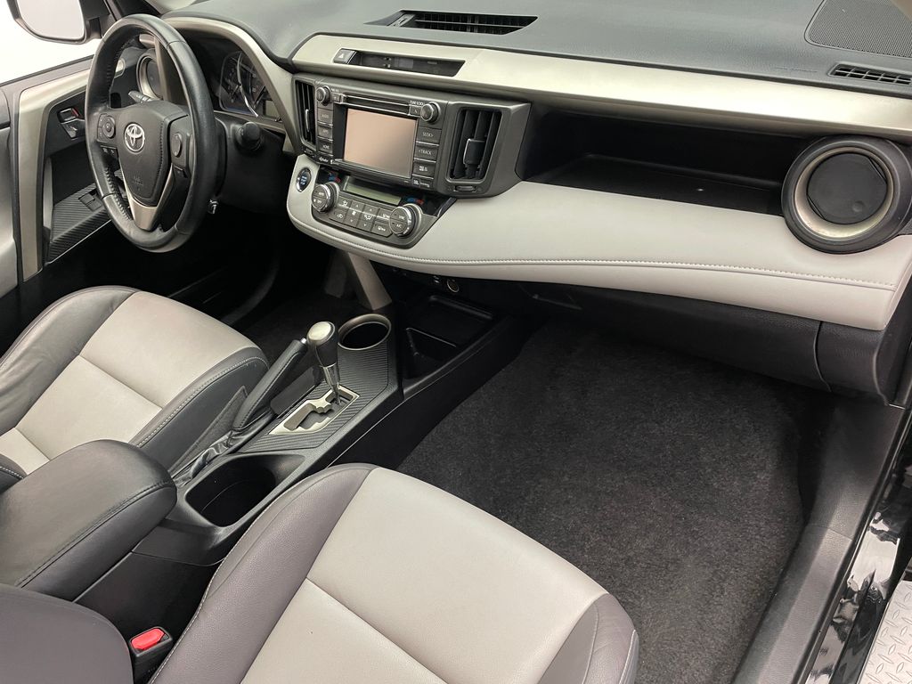 2014 Toyota RAV4 Limited 16