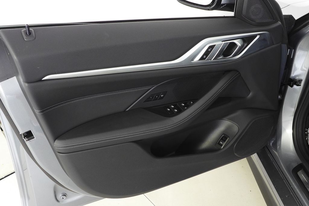 Thumbnail: 2023 BMW i4 - 12