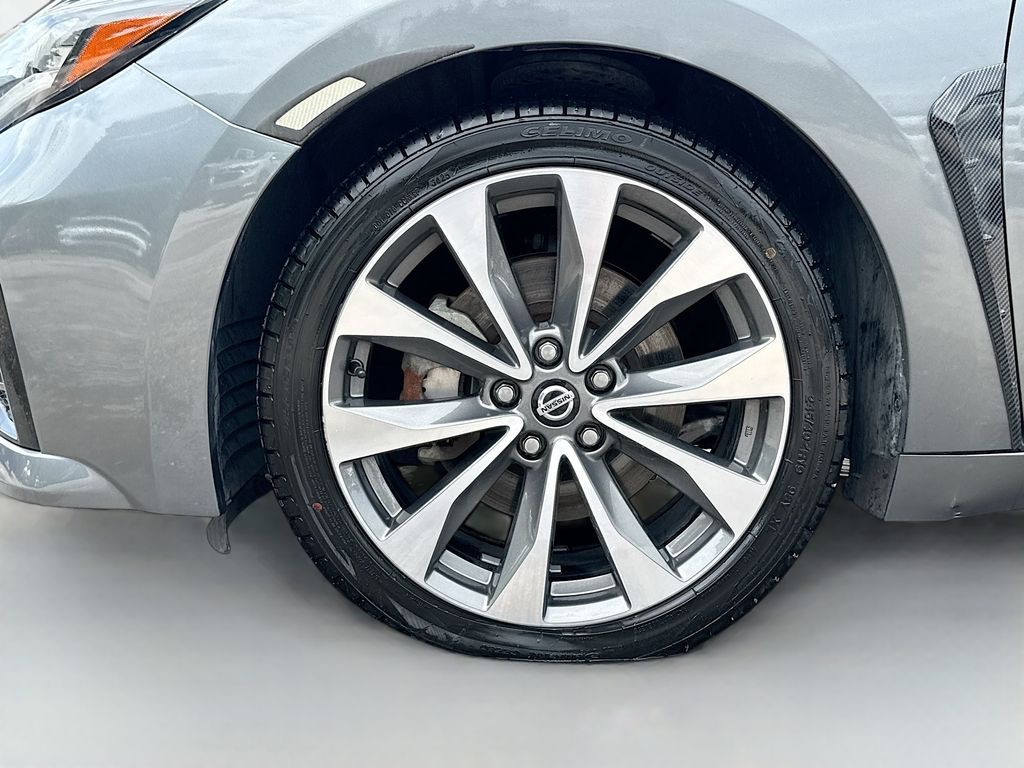 2022 Nissan Maxima Platinum Gray at AutoSavvy Houston Southwest