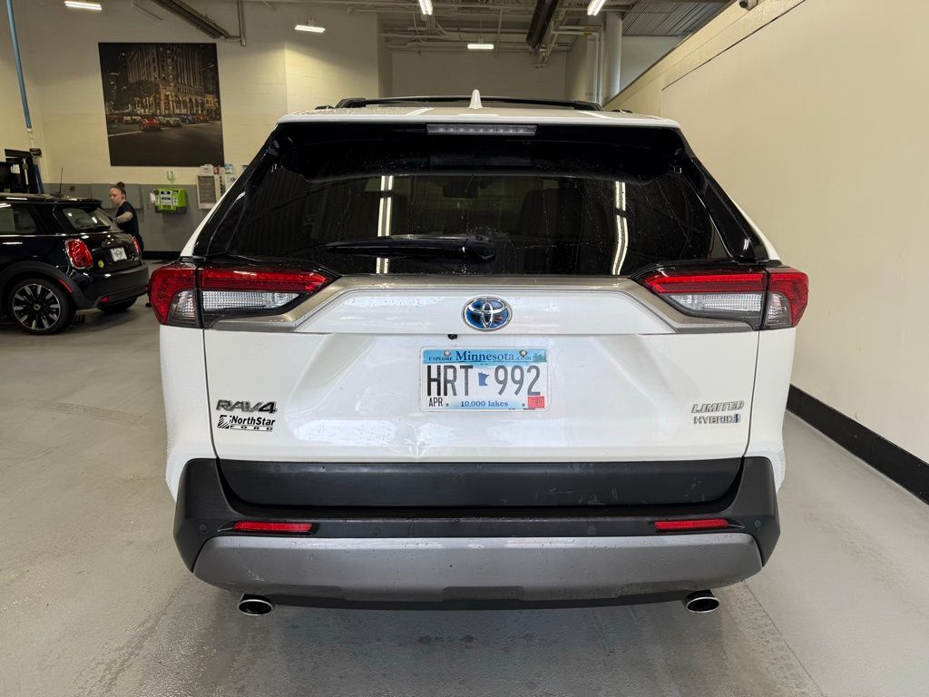 Thumbnail: 2019 Toyota RAV4 - 4