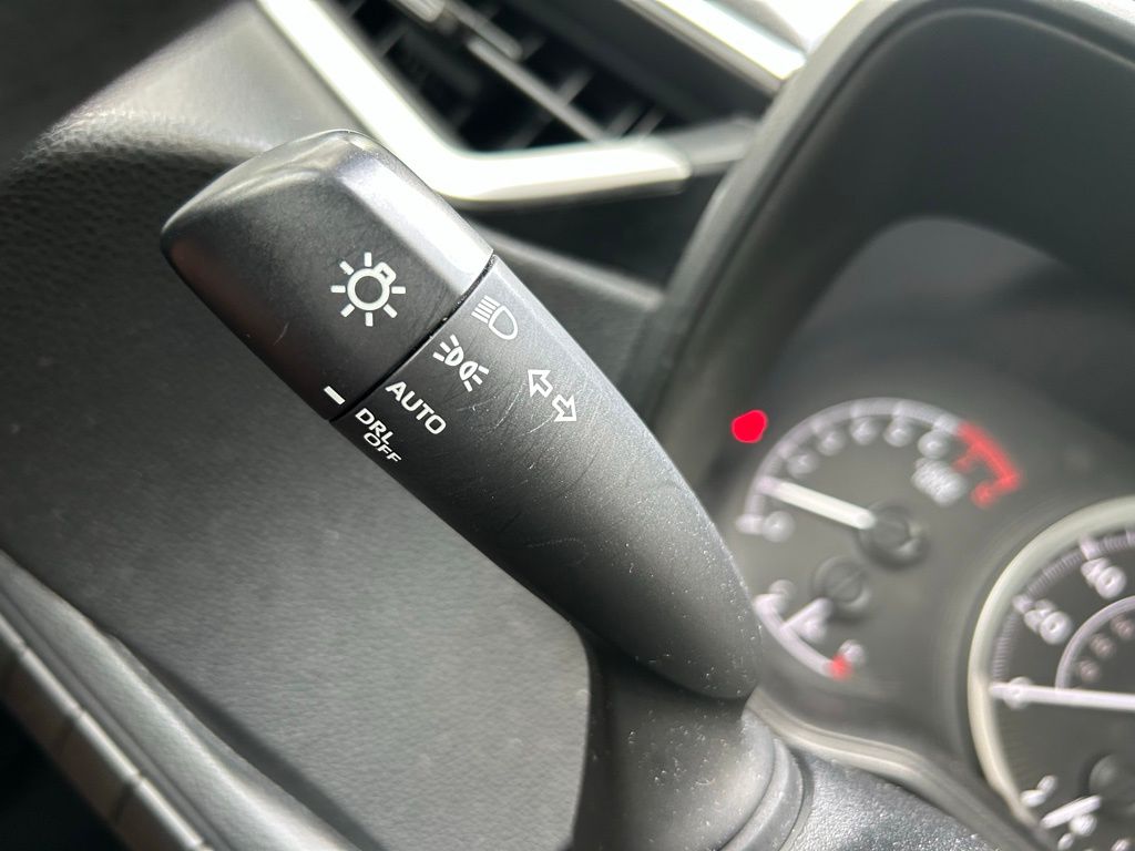 2020 Toyota Corolla LE 25