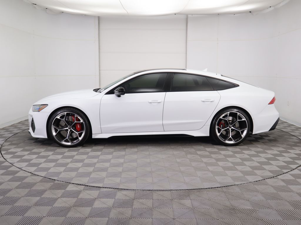 Thumbnail: 2024 Audi RS 7 - 8