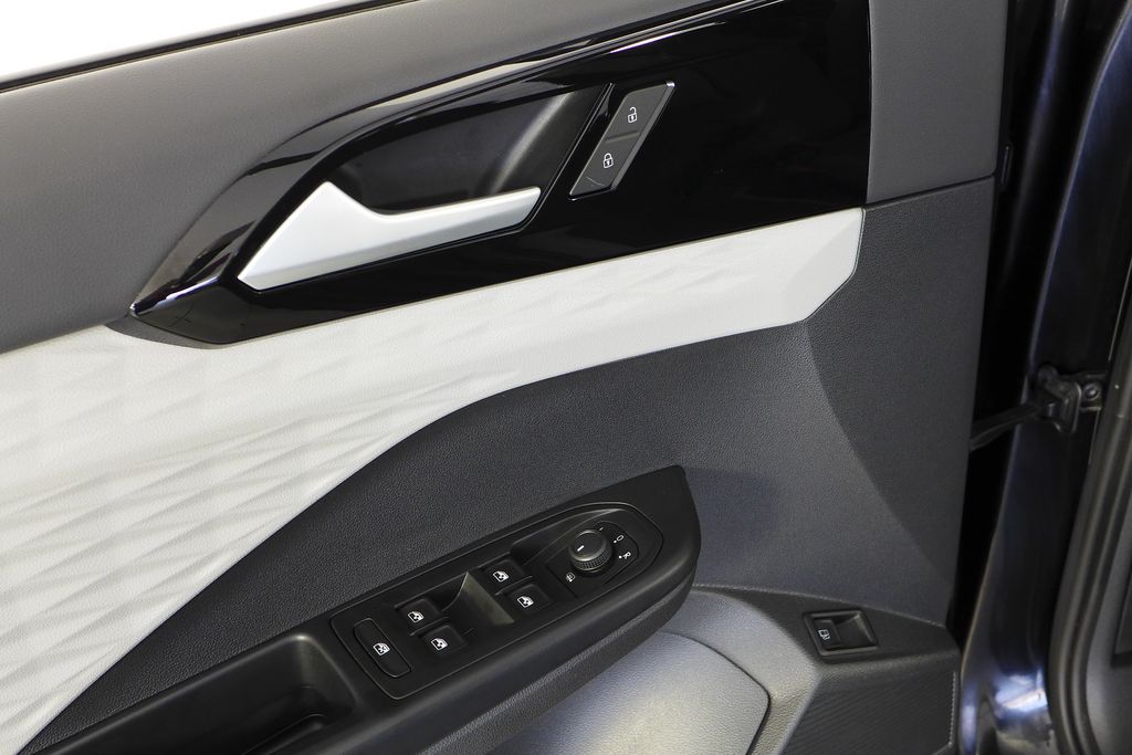 2022 Volkswagen Taos S 12