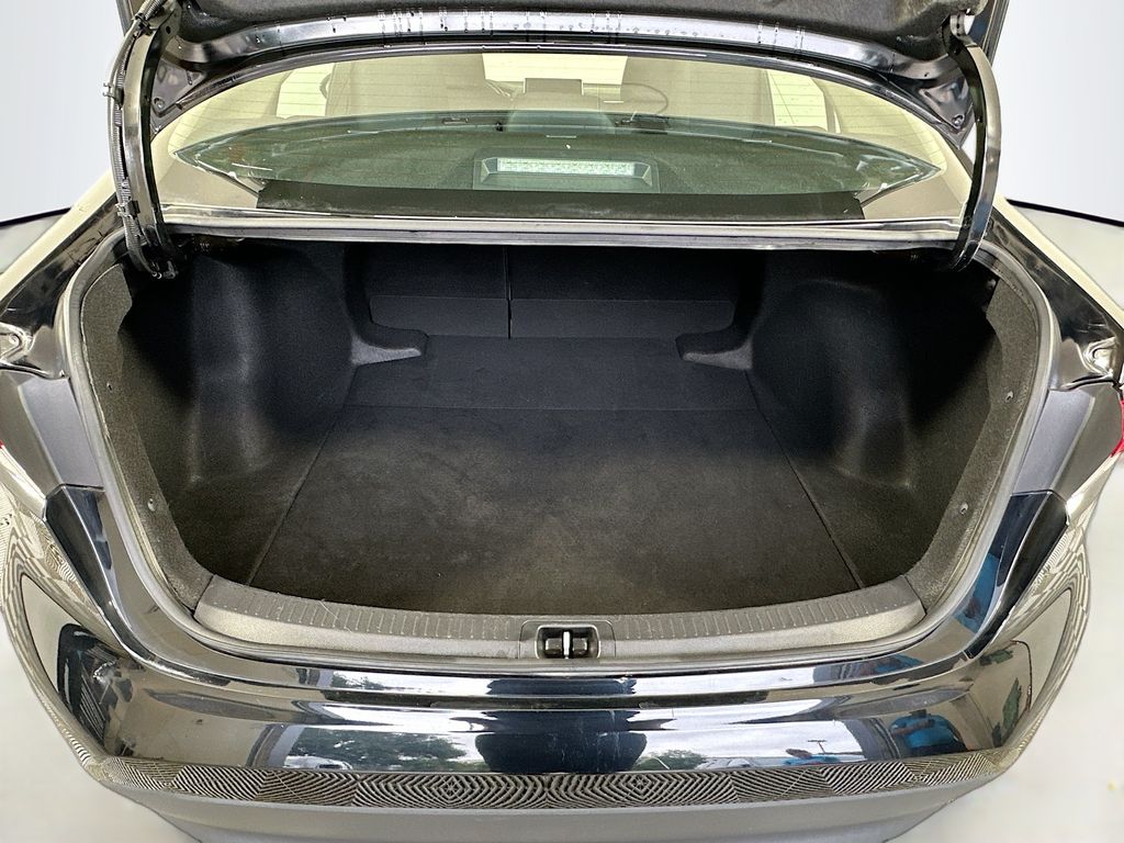 2023 Toyota Corolla LE 24