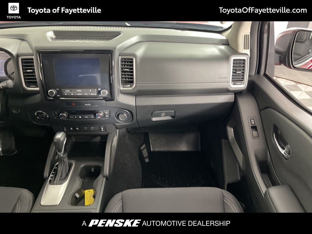 2022 Nissan Frontier SV 16