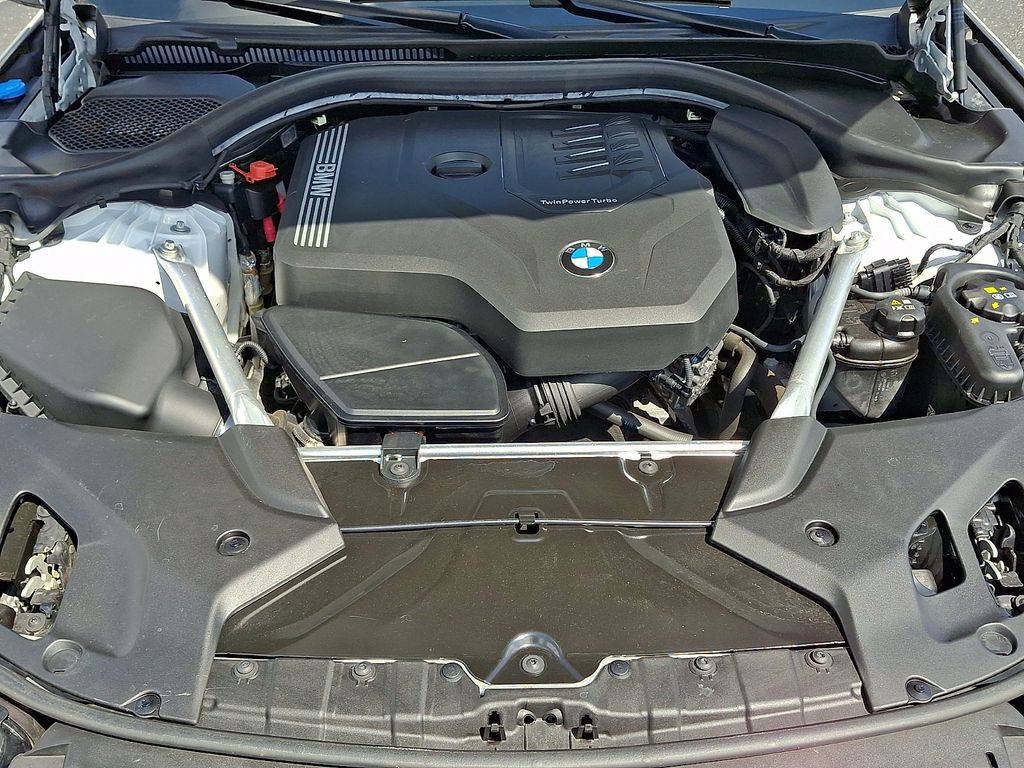 Thumbnail: 2023 BMW 5 Series - 28