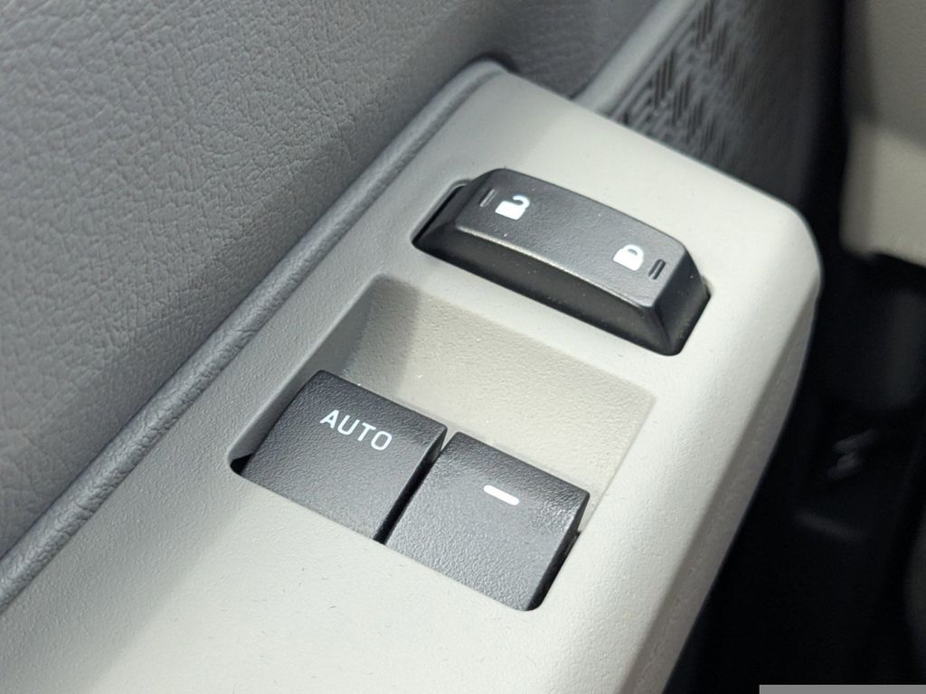 2026 Ford E-350 Cutaway 