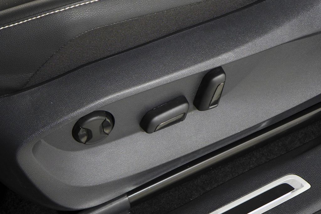 Thumbnail: 2024 Volkswagen Tiguan - 22
