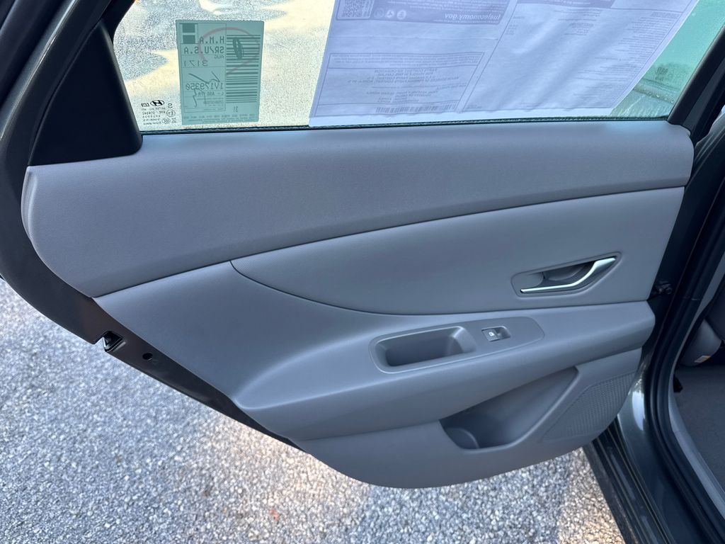 2025 Hyundai Elantra Hybrid SEL Sport photo 12