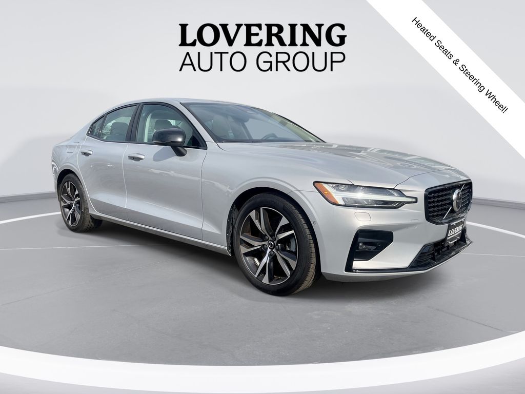 Silver 2023 Volvo S60 B5 Plus Dark Theme AWD Sedan All-Wheel Drive Automatic