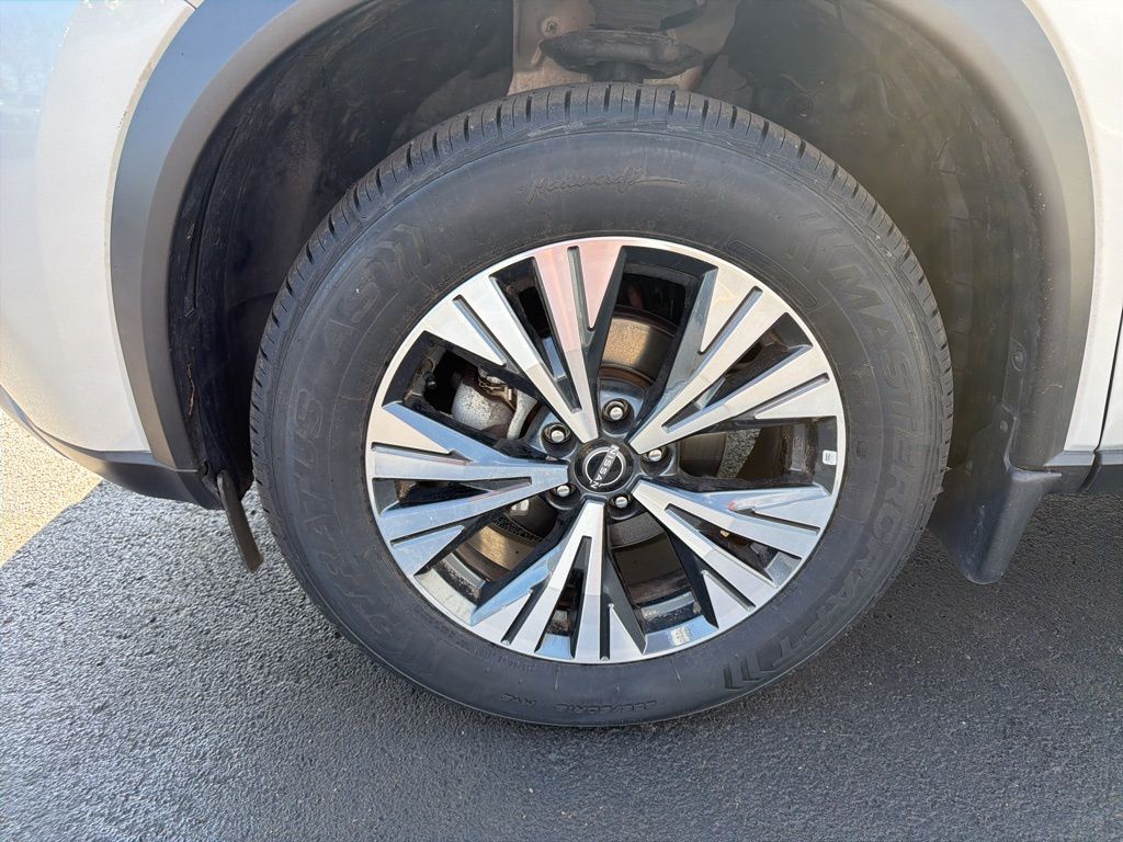 Thumbnail: 2023 Nissan Rogue - 10