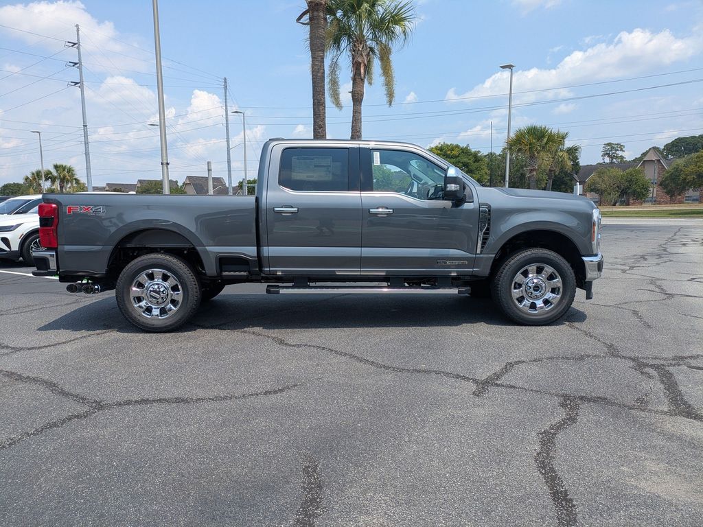 2026 Ford F-350 Super Duty LARIAT