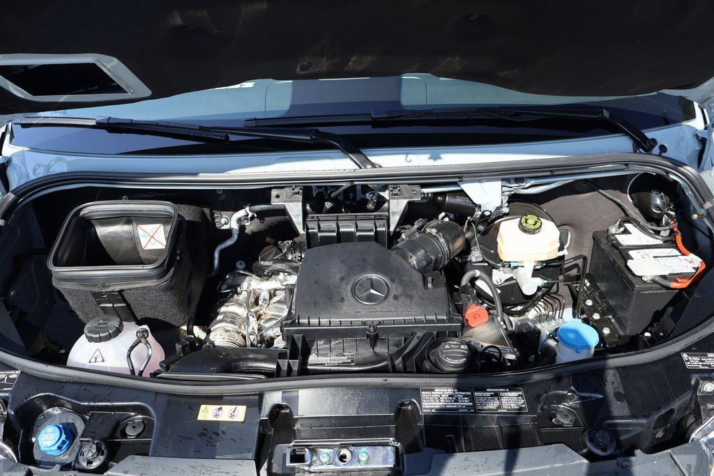 Thumbnail: 2025 Mercedes-Benz Sprinter - 9