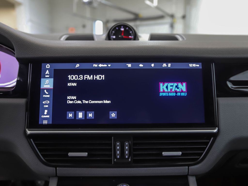 Thumbnail: 2020 Porsche Cayenne - 15