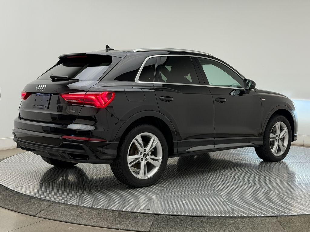 Thumbnail: 2023 Audi Q3 - 9