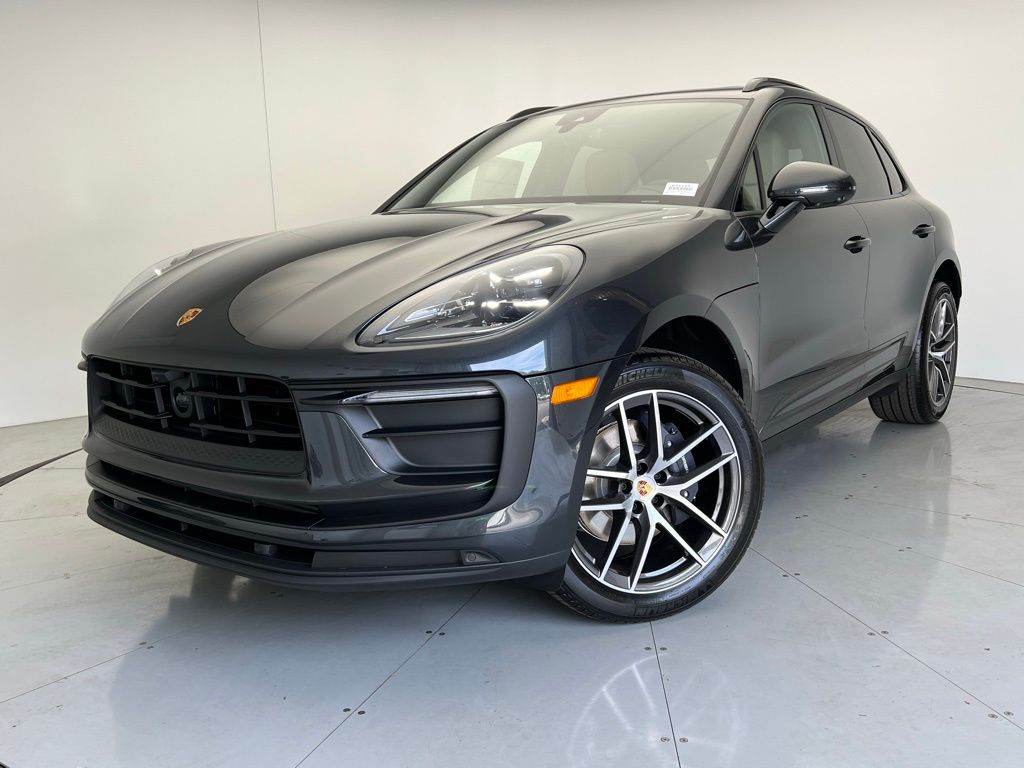 Thumbnail: 2025 Porsche Macan - 1