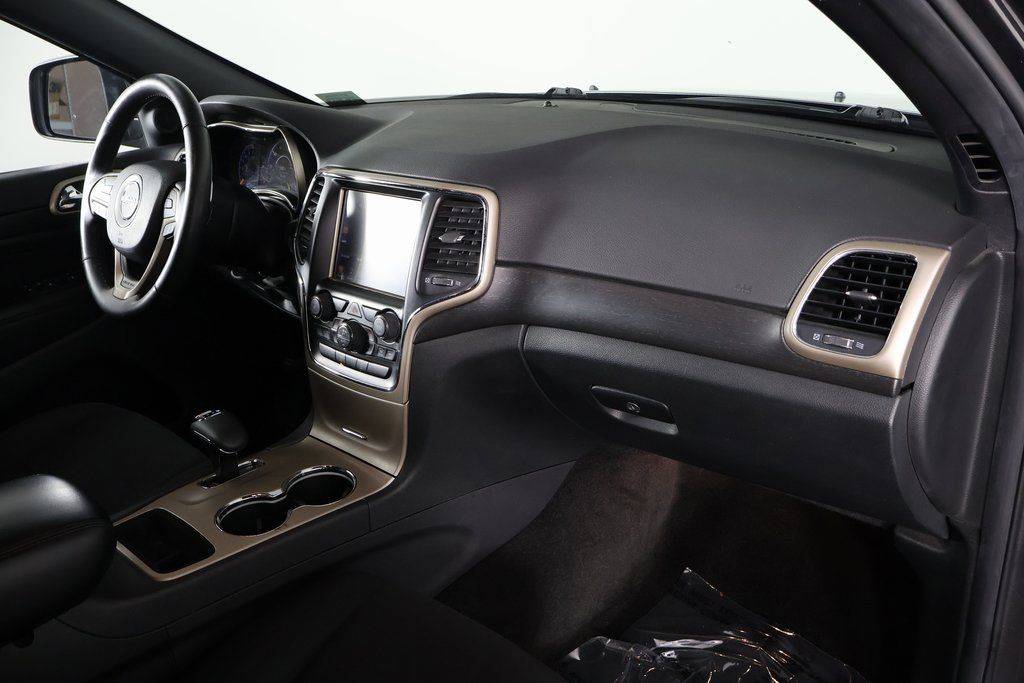 Thumbnail: 2015 Jeep Grand Cherokee - 9