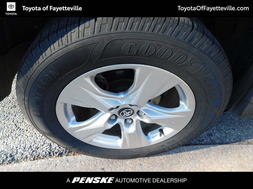 Thumbnail: 2020 Toyota RAV4 - 8