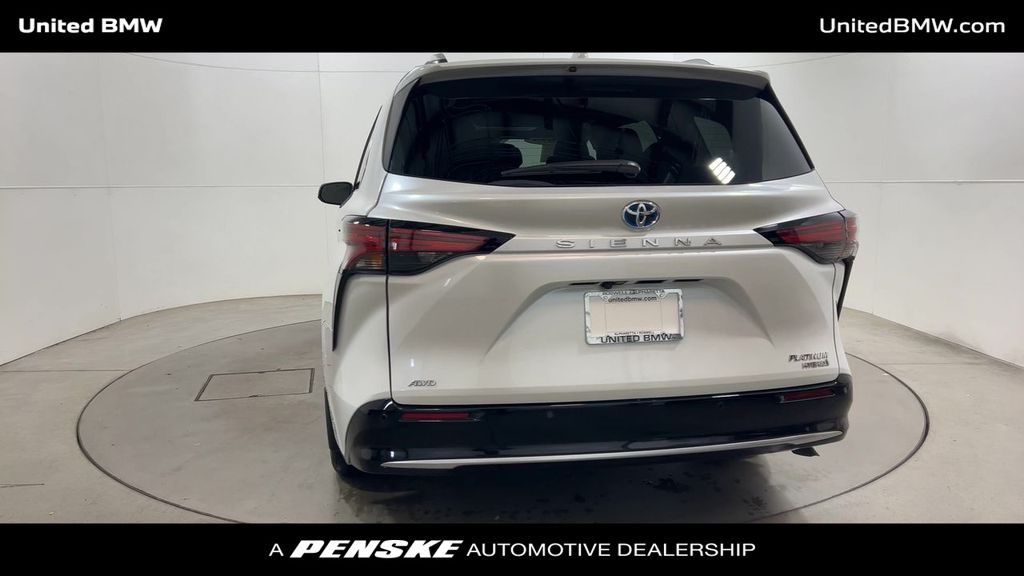 2023 Toyota Sienna Platinum 7