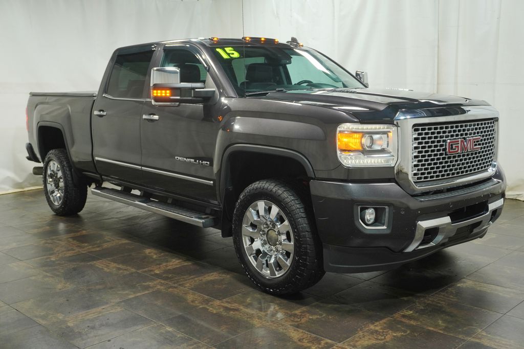 Gray (Iridium Metallic) 2015 GMC Sierra 2500HD Pickup Truck Four-Wheel Drive 6-Speed Automatic