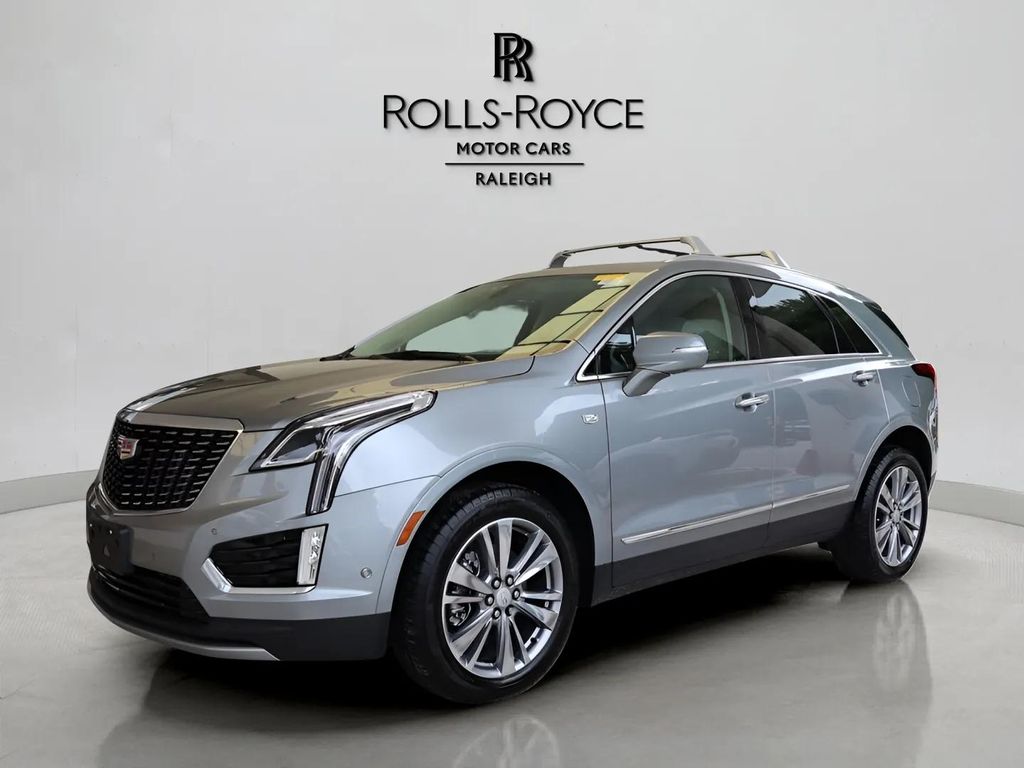 Argent Silver Metallic 2025 Cadillac XT5 SUV / Crossover Front-Wheel Drive 9-Speed Automatic