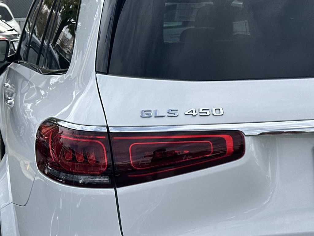 Thumbnail: 2022 Mercedes-Benz GLS - 10