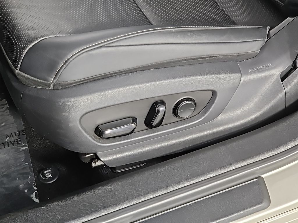 Thumbnail: 2019 Lexus ES - 23