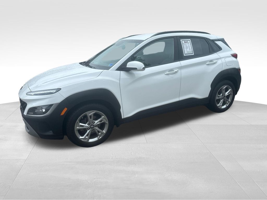 Used 2023 White Hyundai SEL image 3