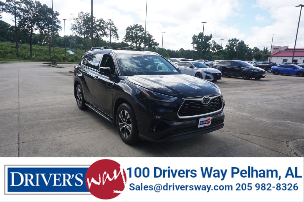 2021 Toyota Highlander XLE FWD