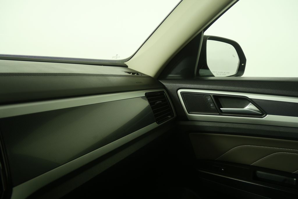 Thumbnail: 2021 Volkswagen Atlas - 24