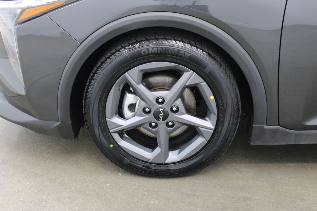 used 2025 Kia K4 car