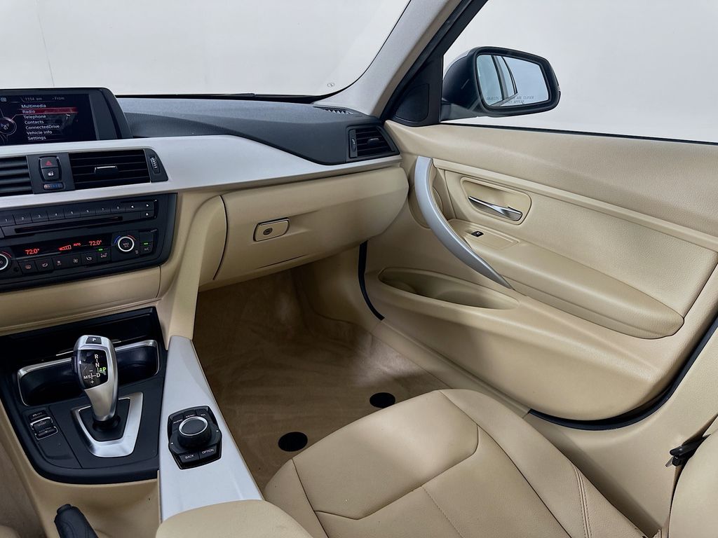 Thumbnail: 2015 BMW 3 Series - 22