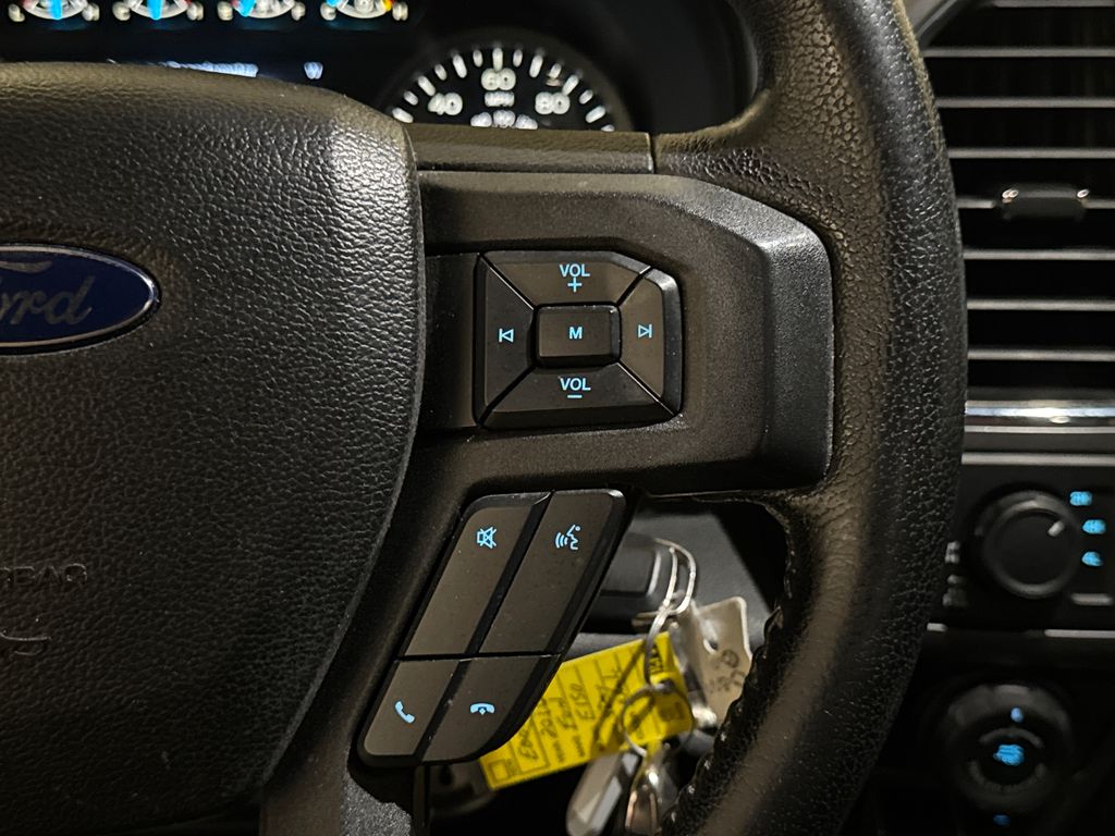 Used 2016  Ford  image 21