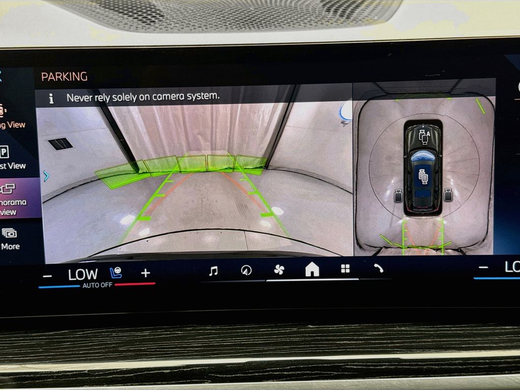 Thumbnail: 2024 BMW X7 - 15