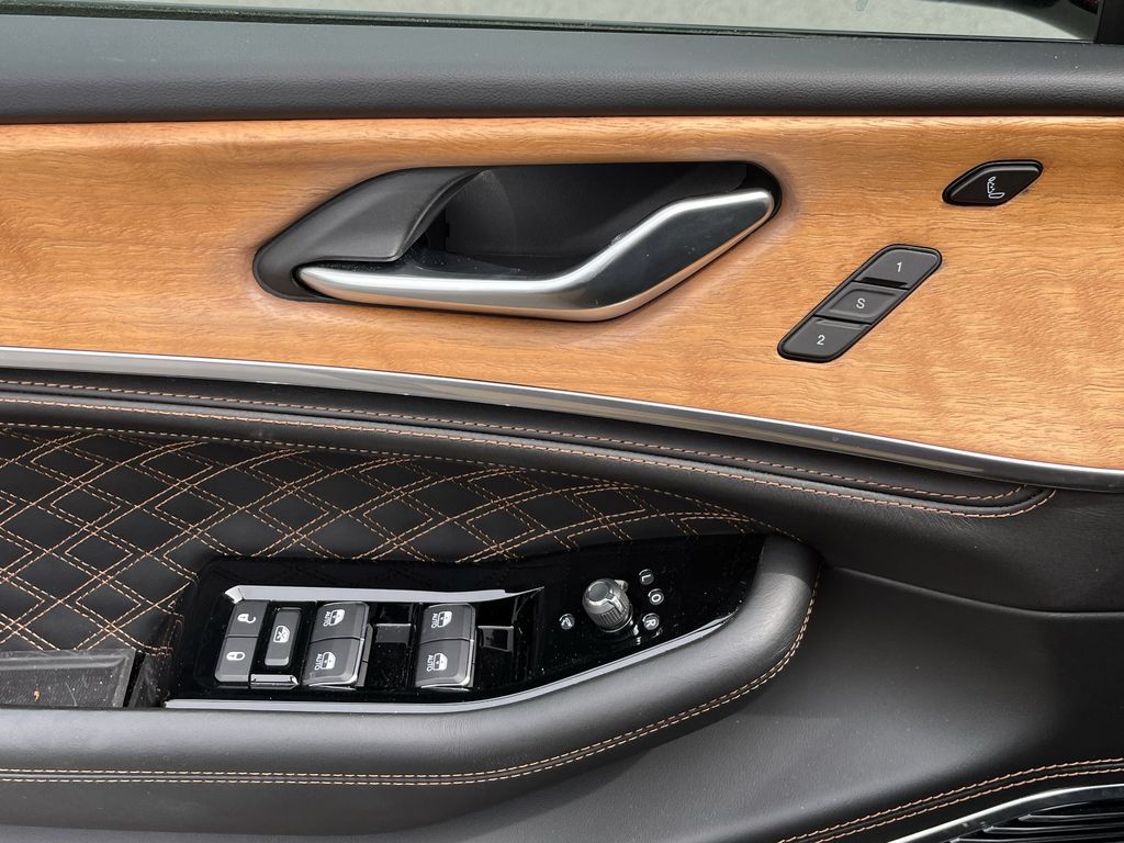 Thumbnail: 2023 Jeep Grand Cherokee - 5