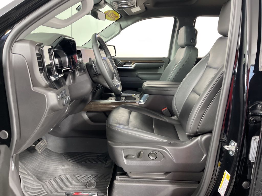 Thumbnail: 2024 Chevrolet Silverado 1500 - 22
