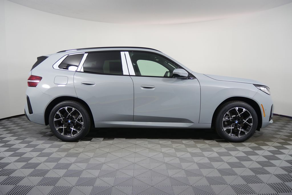 Thumbnail: 2026 BMW X3 - 2