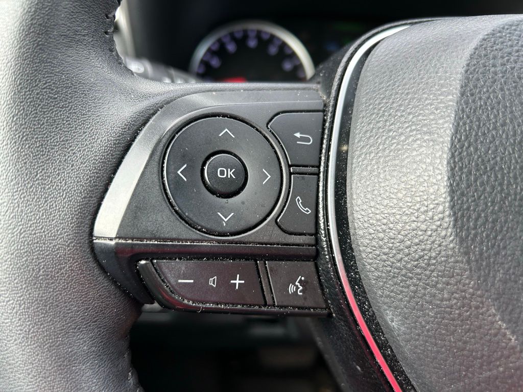 Thumbnail: 2021 Toyota RAV4 - 21