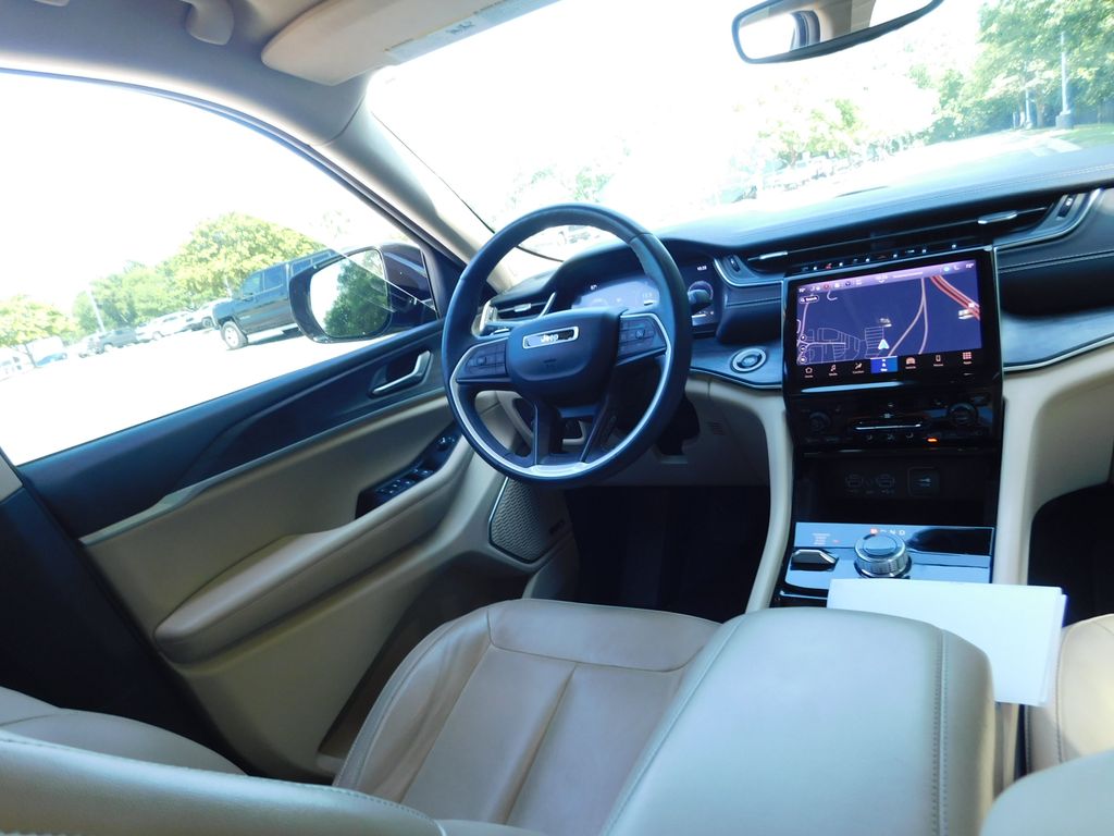 Thumbnail: 2022 Jeep Grand Cherokee L - 6