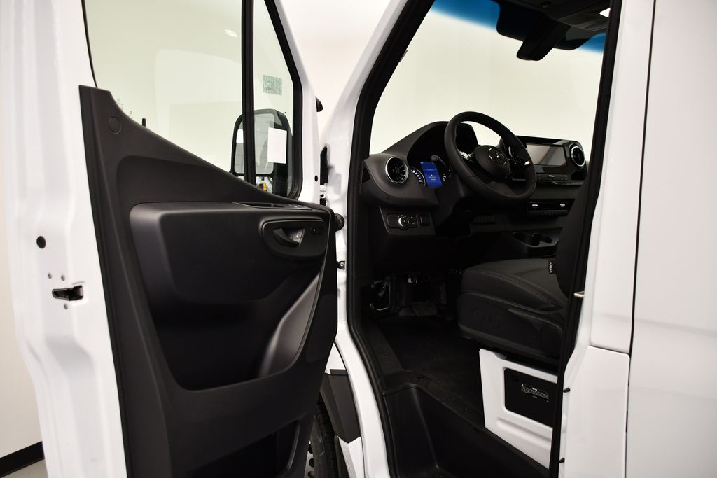 Thumbnail: 2026 Mercedes-Benz Sprinter - 27