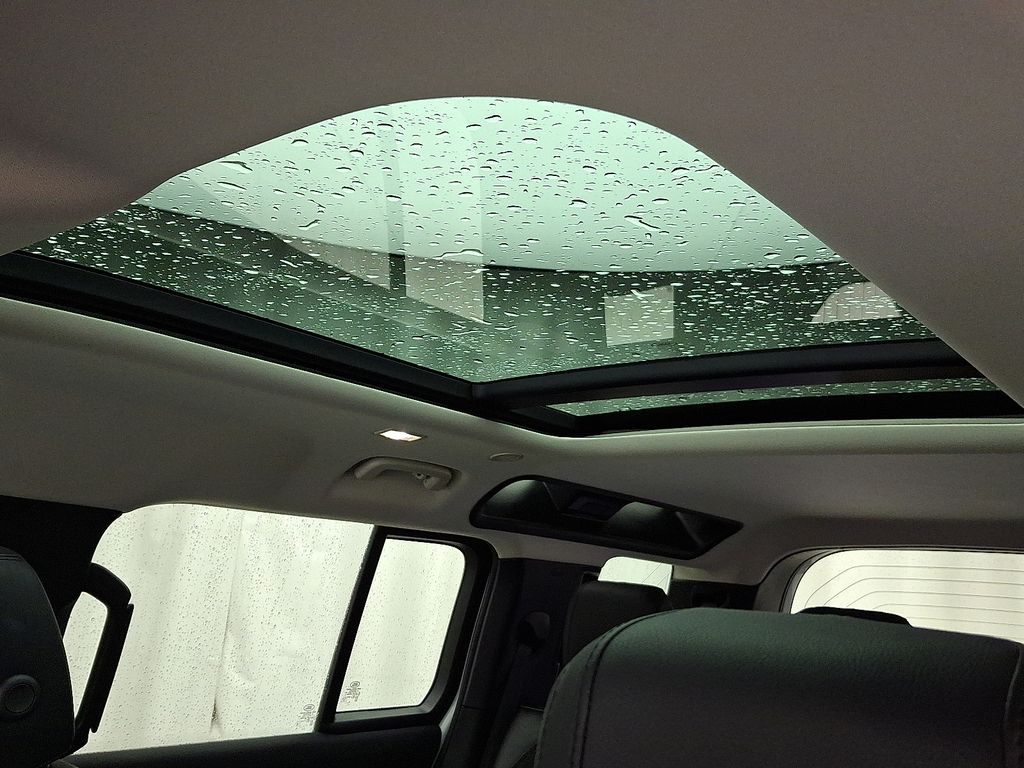 Thumbnail: 2020 Land Rover Defender - 14