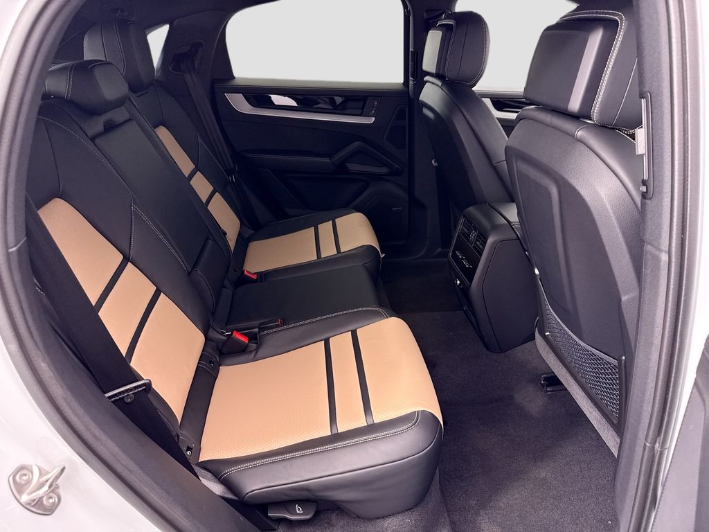 Thumbnail: 2026 Porsche  - 23