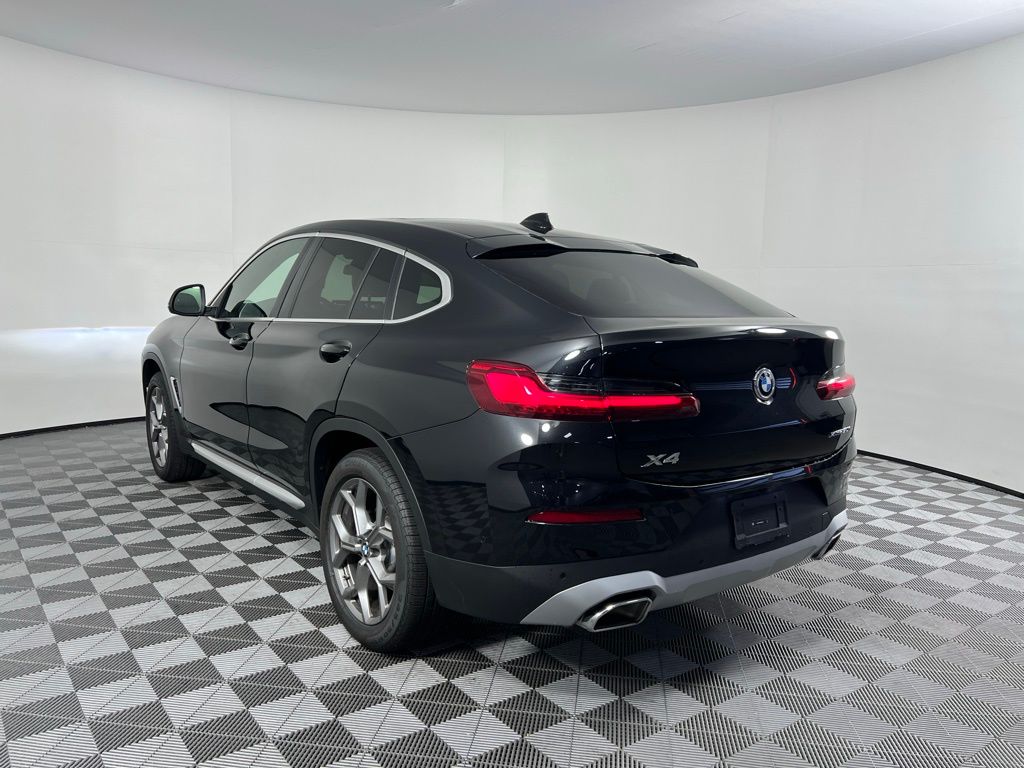 Thumbnail: 2025 BMW X4 - 8
