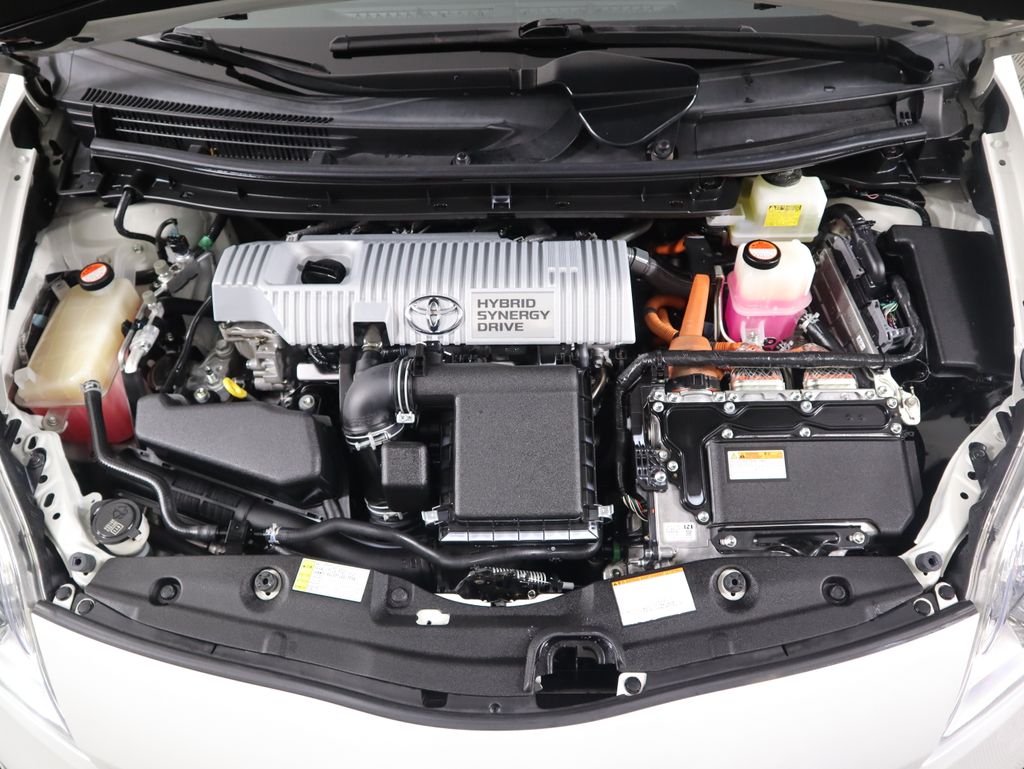 Thumbnail: 2015 Toyota Prius - 29