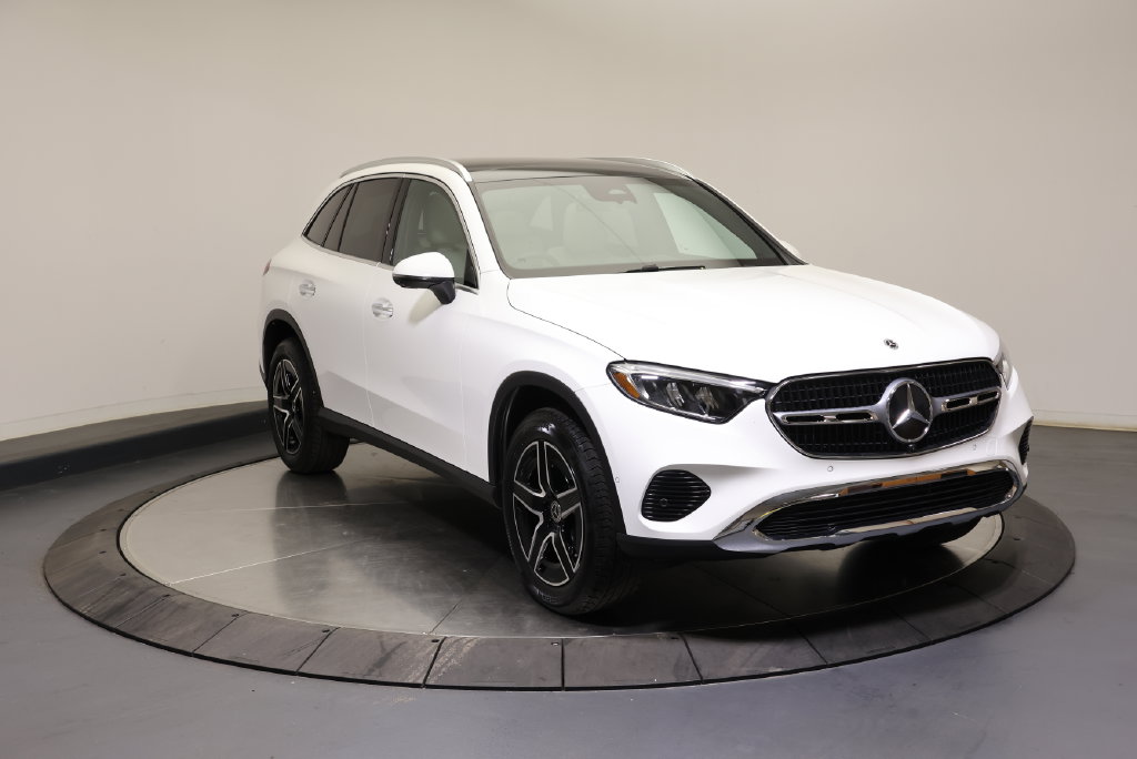 Thumbnail: 2027 Mercedes-Benz GLC - 3