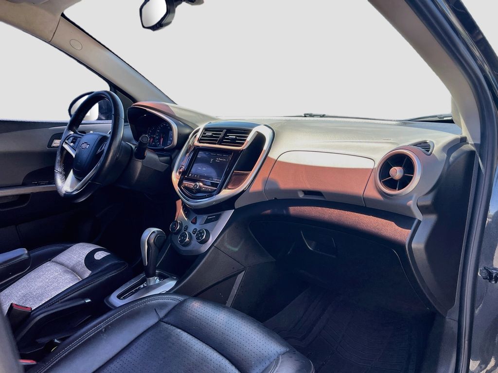 Used 2020 Gray Chevrolet Premier image 26